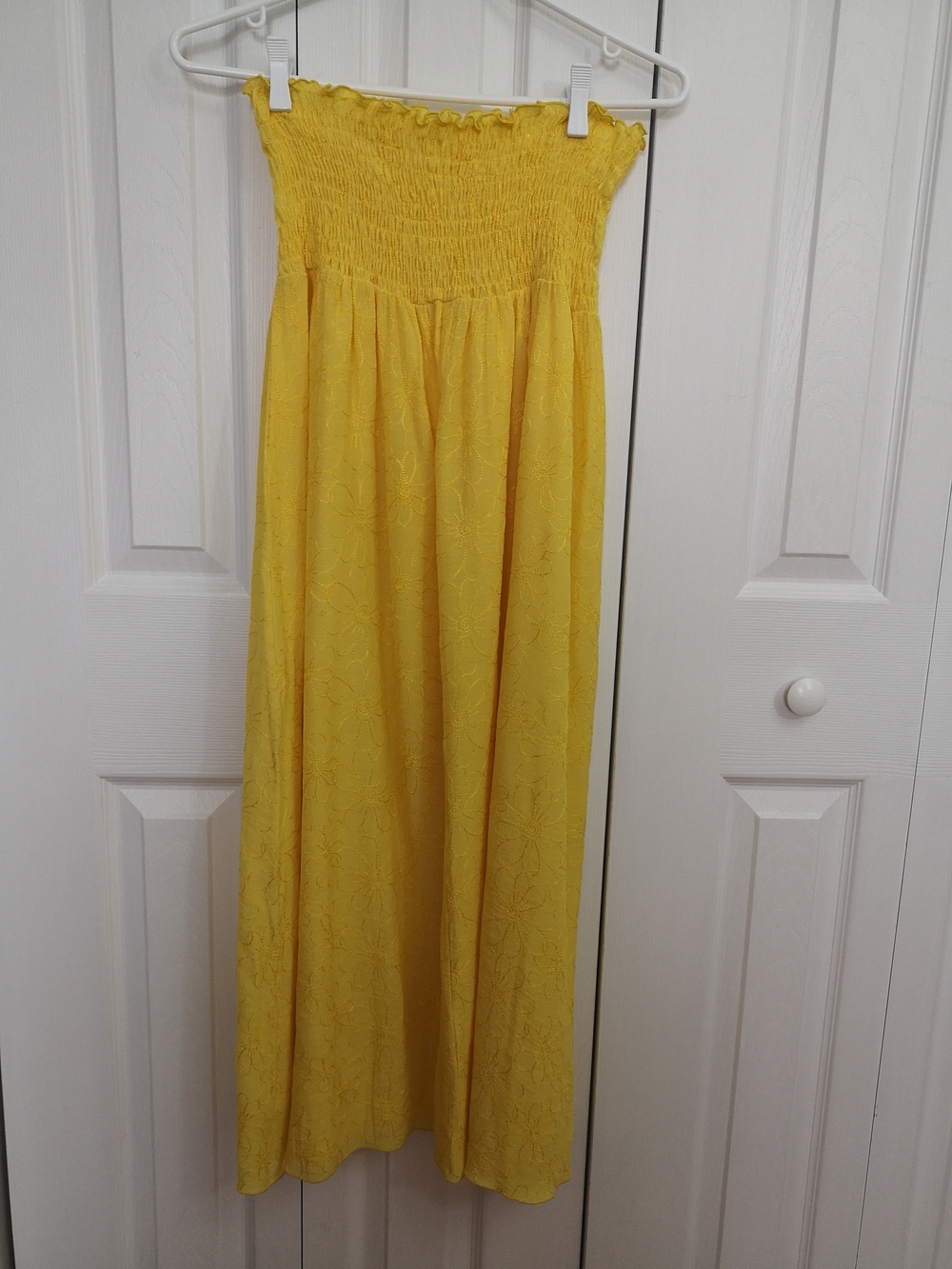 Donna Smocked Strapless Maxi Dress in Vibrant Yellow Size Large